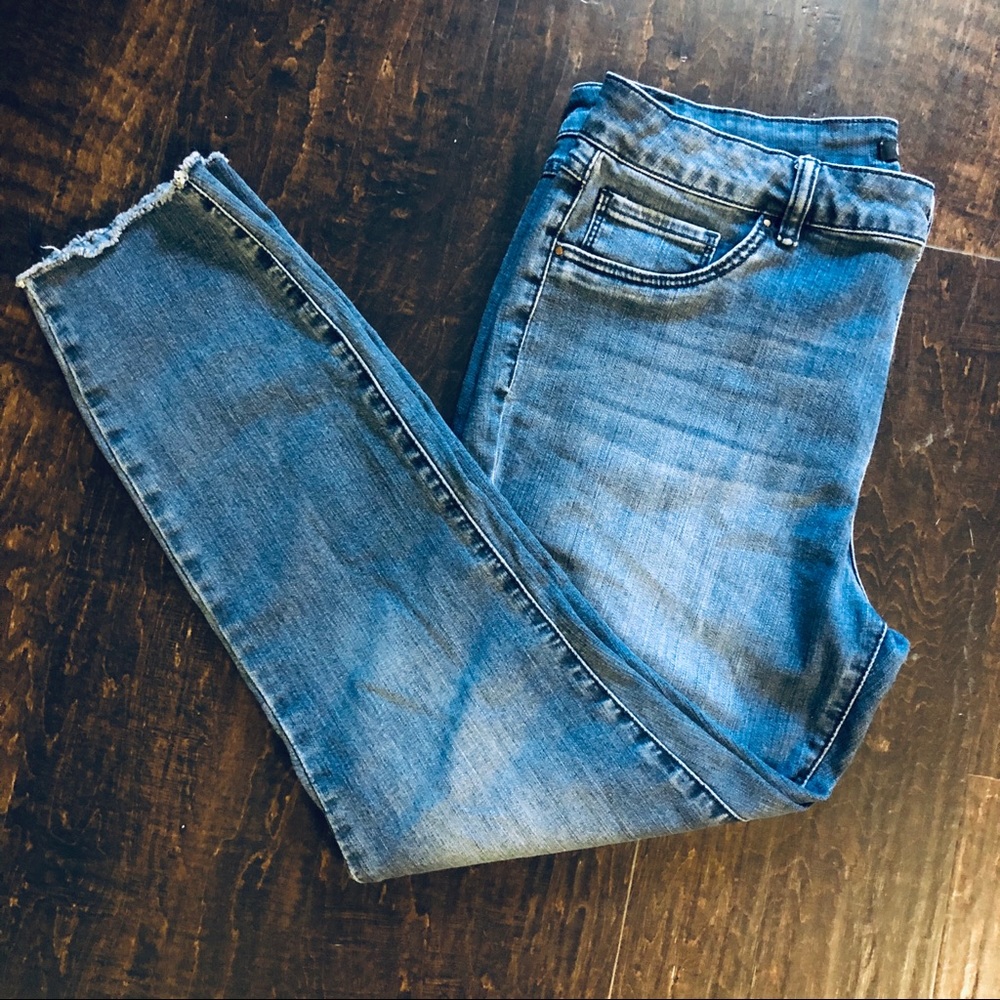 D Jeans cropped stretchy dark distressed wash 14